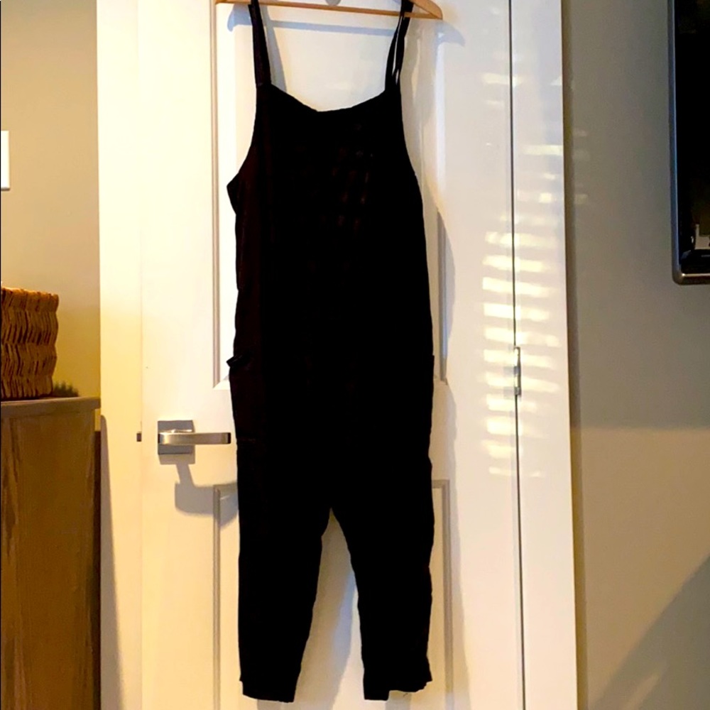 Black flowy cotton jumper